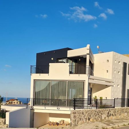 Superior Villa Between The Mountain And The Sea 4+1 Agios Epiktitos Exterior foto