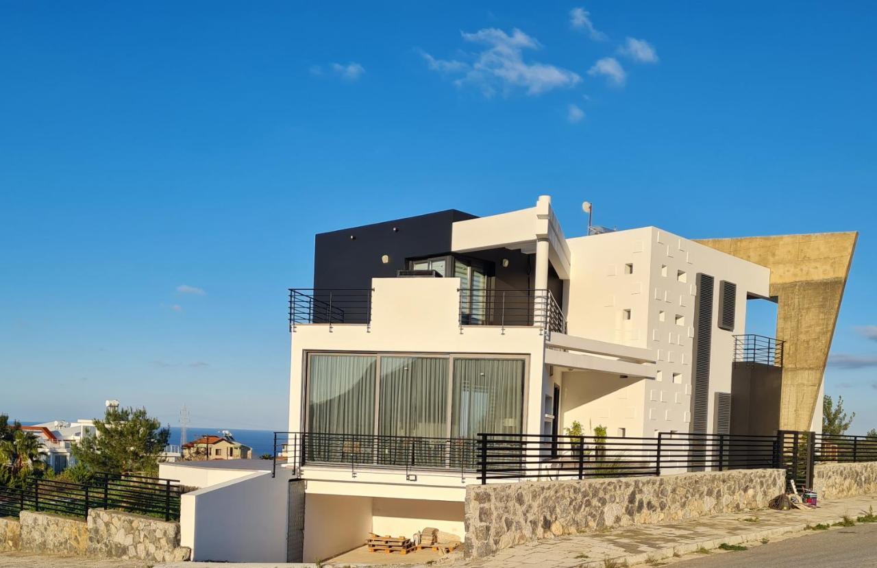 Superior Villa Between The Mountain And The Sea 4+1 Agios Epiktitos Exterior foto